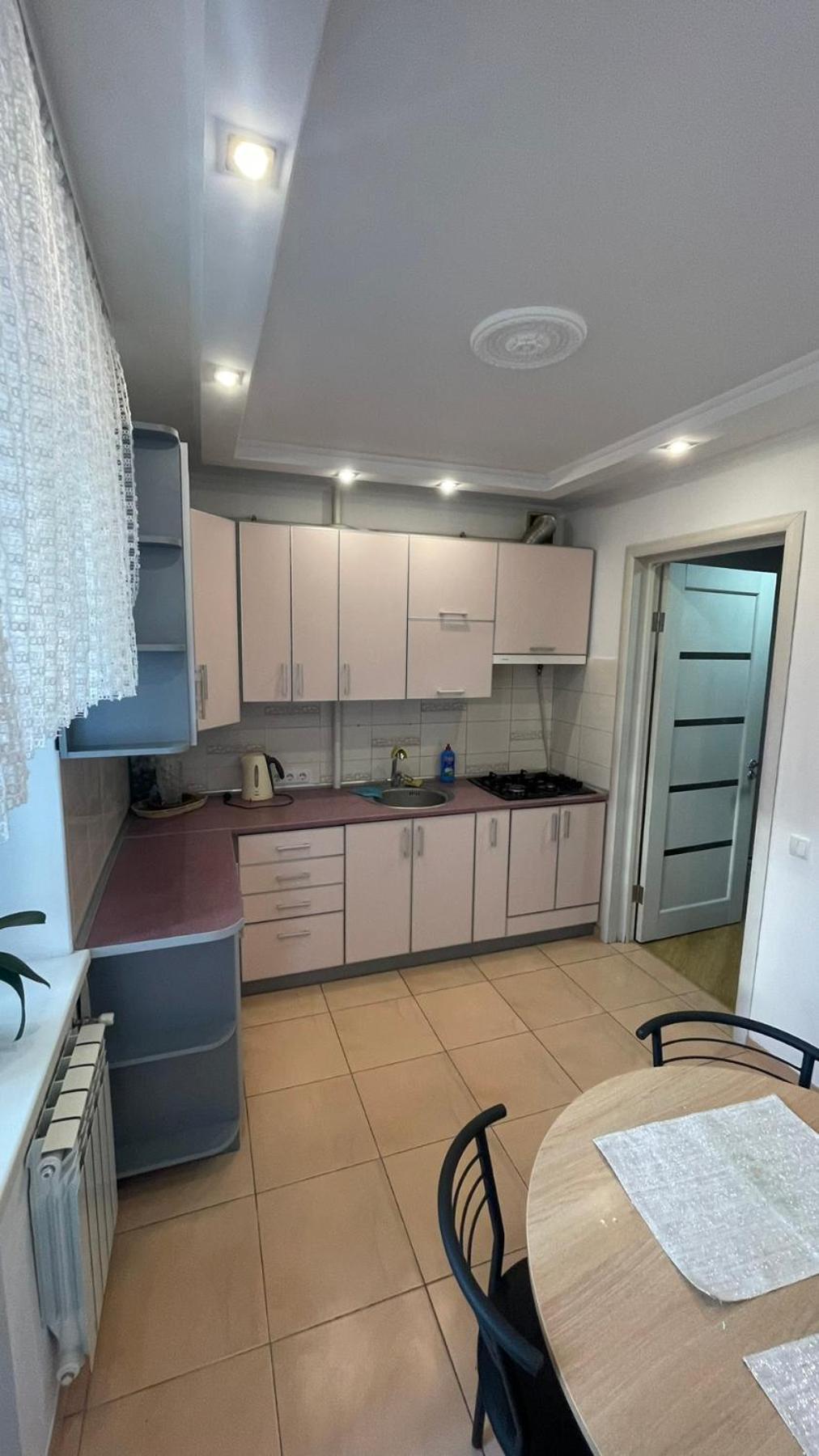 Квартира Возле Автовокзала Rivne Exteriér fotografie
